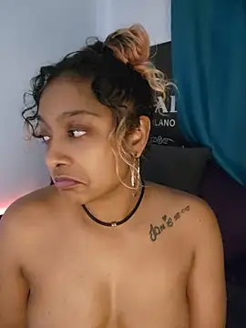 Indianbrownie - POV Bj on dildo...lotsa spit