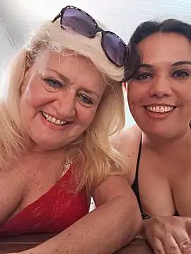 Belladama61 - As belas colocar o plug no cuzinho