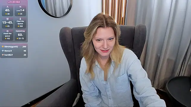 MaryHiggins - play with pussy with fingers