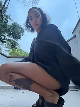 LizStorm_ - make me squirt so bad on your face