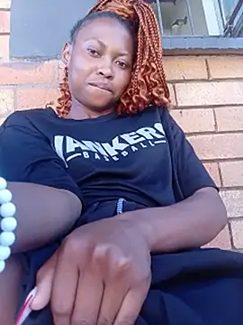 Sweethoneypot25 - squirt front of an opened gate🤭🫣🤫