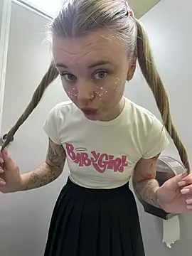 -MiaKitty - Open door + free tits / no cover 1min 😰