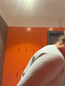 AdelRich - Show pussy on public