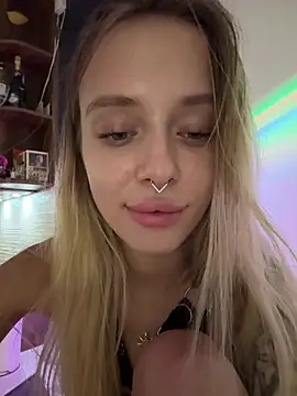 Enjoy_my_beauty - wet my clit & pinch nipples