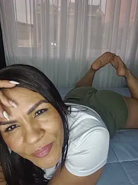 Karla-bruni - much squirt
