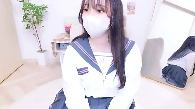 _Yuurin - セーラー服の上着ぽい♡どアップでブラ見せ//