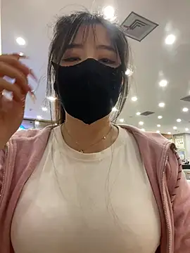Xiao-mo520 - 美导老师下班兼职，咖啡厅偷玩小粉，刺激，敏感体质易失控，哥哥轻点，完成目标脱一件