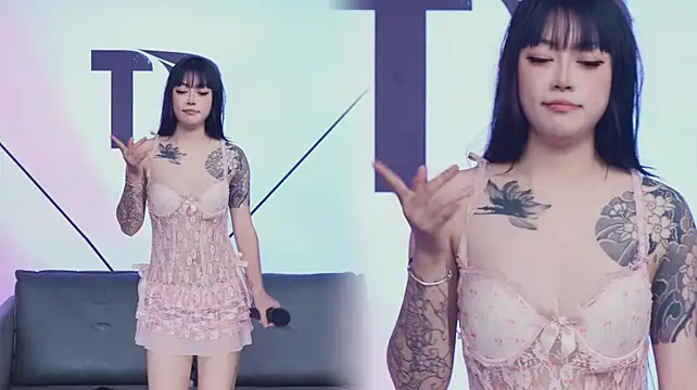 RoseGirl888 - 半脱内裤打屁股5下Spanking