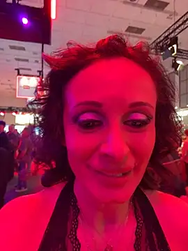 Therealbeverlycious - 5min topless walking at Venus+Vid4LT