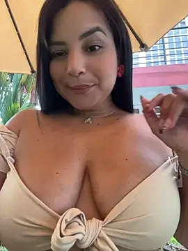 Sara-Vegaa - SHOW TITS AND SLAP THEM X5 IN PUBLIC