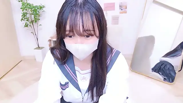 _Yuurin - セーラー服の上着ぽい♡どアップでブラ見せ//