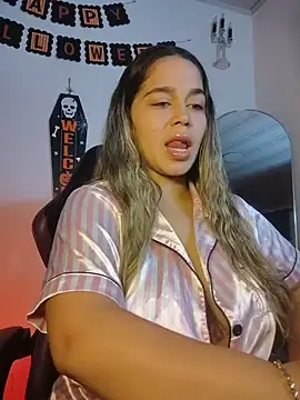 LaurenWelly_ - Oil in Bitch tits +JUMP😈