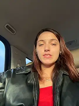 DollyTall - FREE MY BOOBIES IN PARKING 🍒