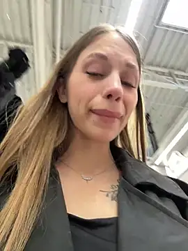 Olivia_Jemison - Spread my pussy + spit on my clit