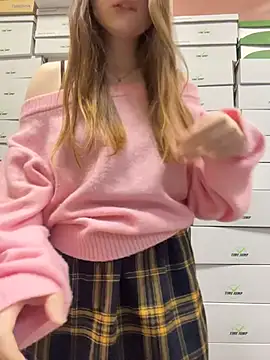 Lunabelle_ - suck my finger looking at stranger