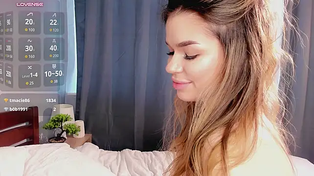 HollisHearl - let's do an oil show on tits