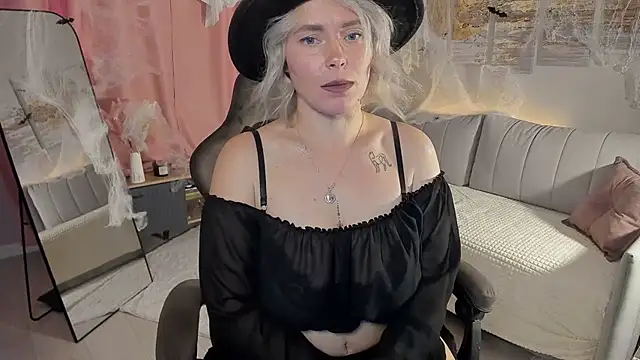 Charming_Daphny - Tease tits close up
