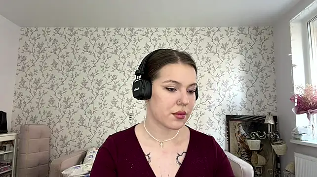 ElizbethPizza - air kisses for all