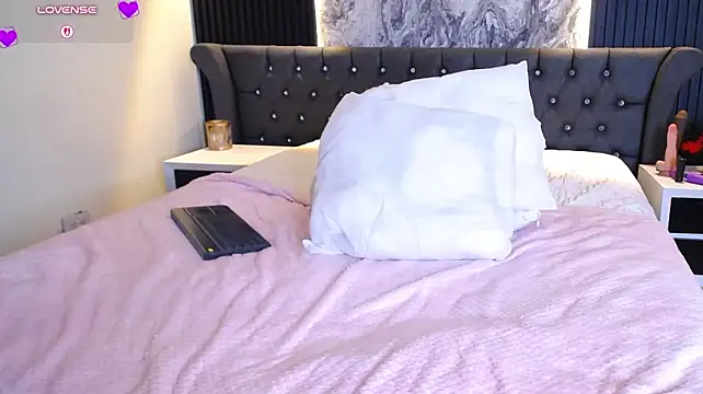 Lolagolden1 - fingers pussy