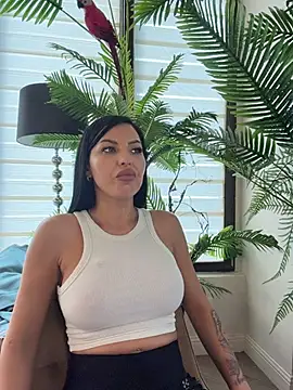 ReynaMorel - Naked doggy tease and spanks