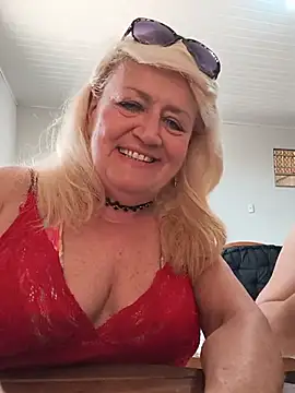 Belladama61 - Cada uma chupar os seios