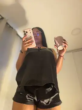 Ashley_Tompson1