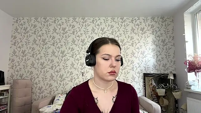 ElizbethPizza - air kisses for all