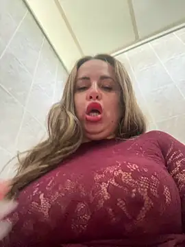 Laarti - Squit en los baños de hombres