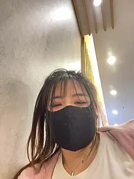 Xiao-mo520 - 美导老师下班兼职，咖啡厅偷玩小粉，刺激，敏感体质易失控，哥哥轻点，完成目标脱一件