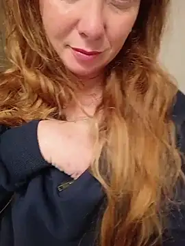 Anonymissred - Orgasm in my friend's shower 😉