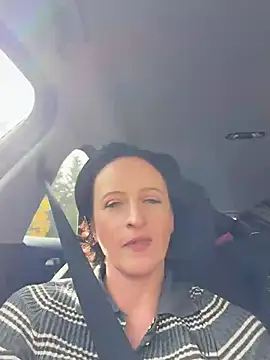 Jaeger_in - Schamlippen spielen : Ziehen