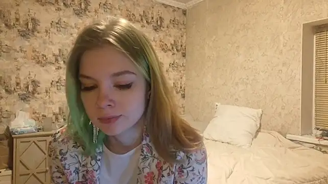 KymberlyKarhoff - Show panties color