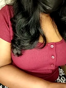 Mallu_karthika - Oil my boobies