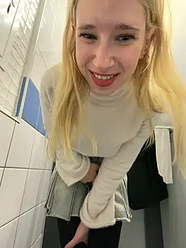 Michelle_lovique - PINCH MY HARD NIPPLES RIGHT NOW!!