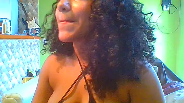 Savanahottie - chupada nos peitos
