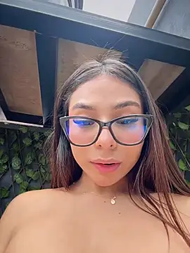 Amira_cute2 - RIDE DILDO COWGIRL REVERSE