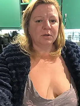 Jusichka - Show pussy
