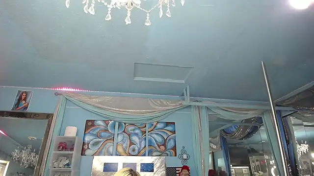 ADRIANNA_FOX - show tits