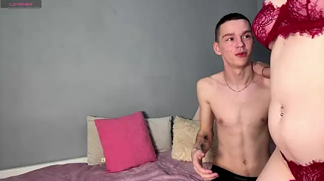 SonyaKisses - Show pussy close up