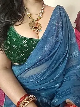_in_v_a_n_i_ll_a - Boobs sucking milk