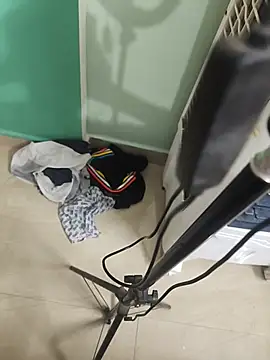 Lily-Darlling - Ass show without panty
