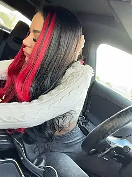 NaomyFlame - Squirt în public 💦