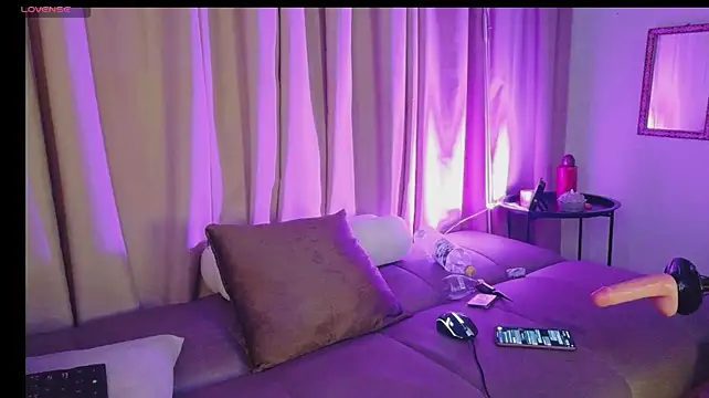 Mila_white1