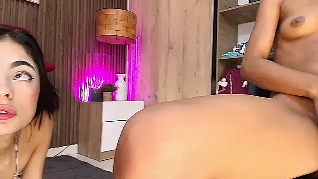 LatinsSquirting - Show Tits one girl