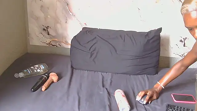 BadBitchSlender - VIBRATE MY CLIT WITHOUT MERCY DADDY