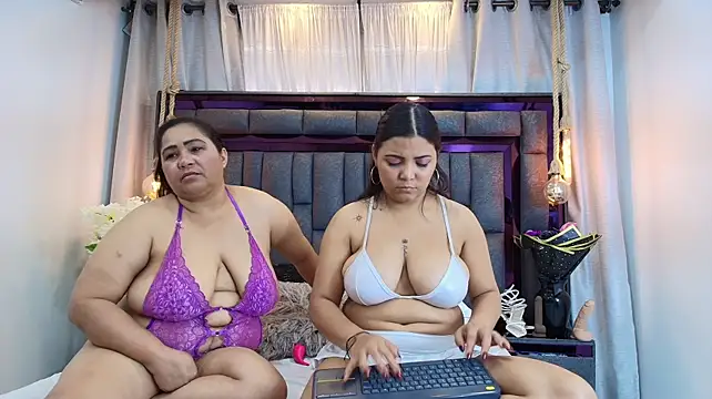Karina_Mendoza - sucking tits 🔥👅
