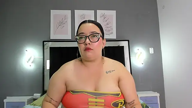 Zoe_curvyy - Spank that fat ass for me
