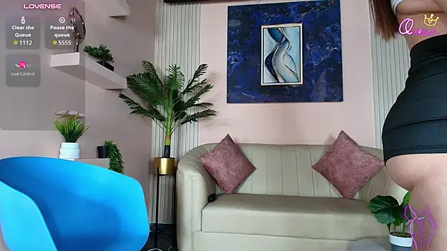 Rubi_Esmeralda - Rubbing my nipples to make me horny