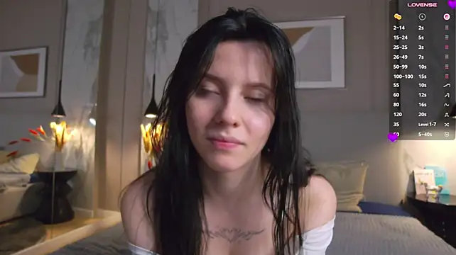 Stefie_Wells - feet upclose tease