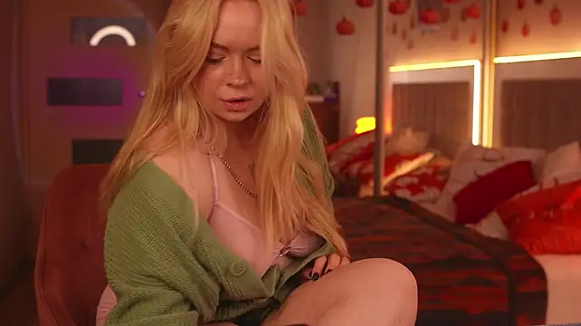 LisaLove3 - Make me wet
